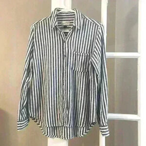 Universal thread linen blend blue and white relaxed fit button down shirt xsmall